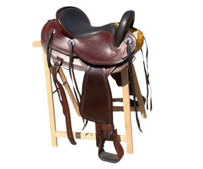 Седло в комплект с юзда, поводи и нагръдник